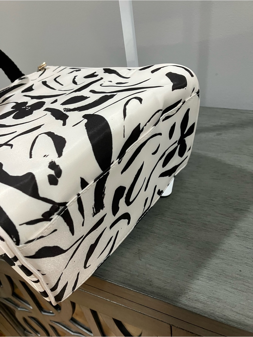 Kate Spade Black and White Abstract Floral Tote - Picture 5 of 6